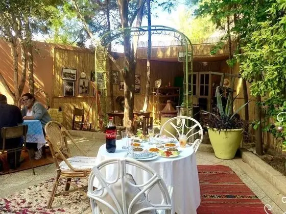 Hostel Villa Red City - Yerinde Yemek