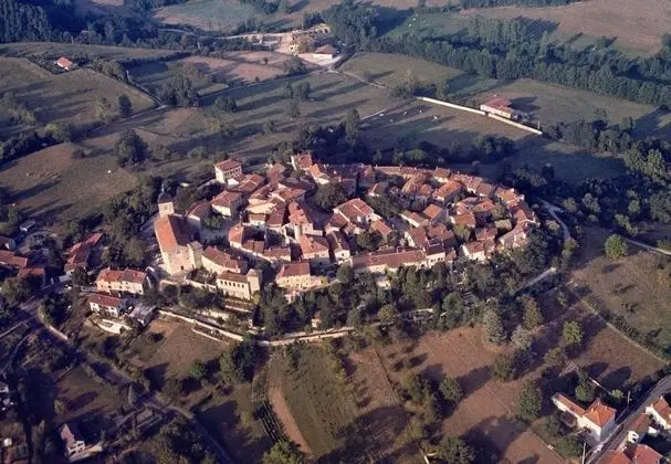 Hostellerie de Pérouges - Dış Mekan