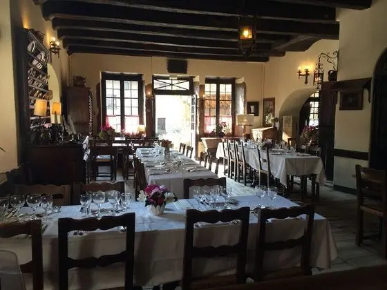Hostellerie de Pérouges - Yerinde Yemek