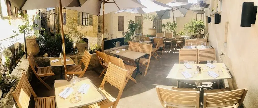 Hostellerie la Fontaine - Yerinde Yemek