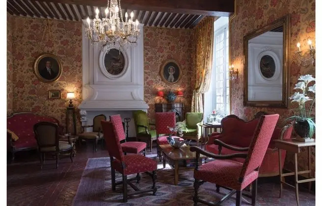 Hostellerie Le Beffroi, The Originals Relais - Lobi
