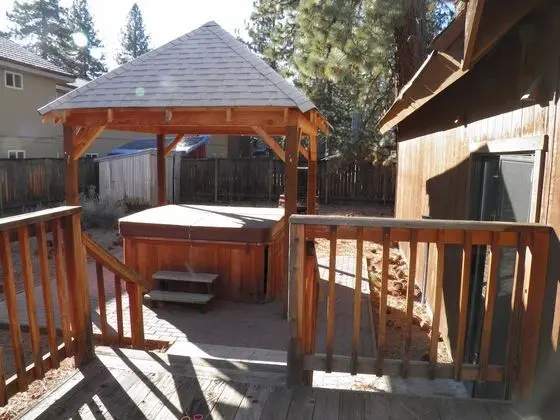 Hot Tub, Private Beach Access,walk to Everything - Dış Mekan