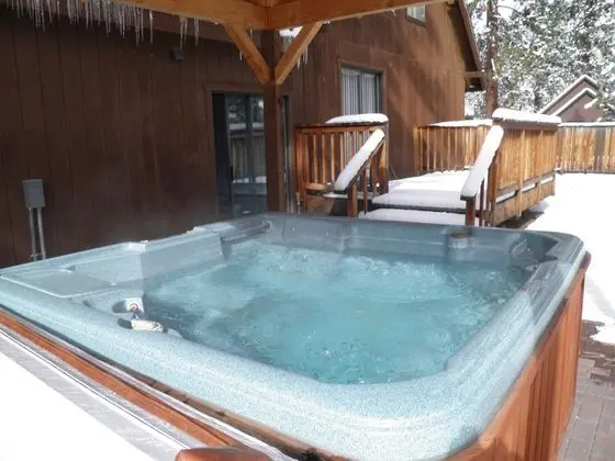 Hot Tub, Private Beach Access,walk to Everything - Spa