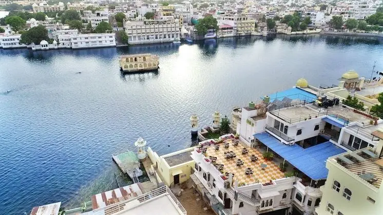 Hotal Devraj Niwas on Lake Pichola Udaipur - Öne Çıkan Resim