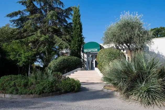 Hôtel aéroport Cannes Mandelieu