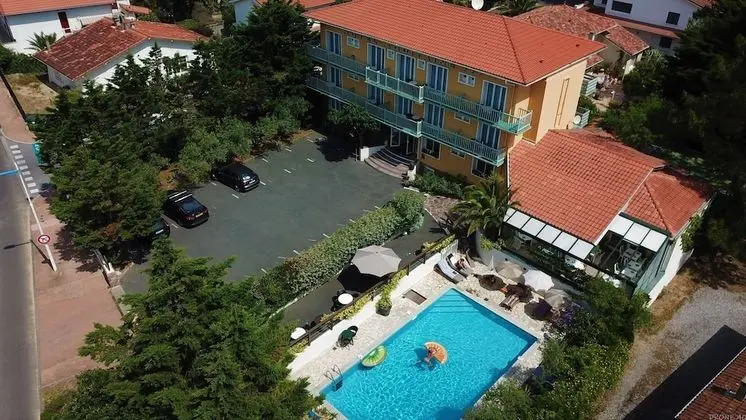 Hôtel Aquitaine - Dış Mekan