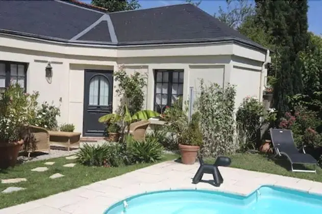 Hôtel Au Charme Rabelaisien - Havuz