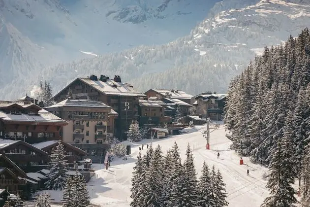 Hôtel Barrière Les Neiges Courchevel - Dış Mekan