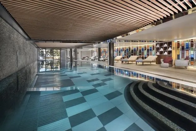 Hôtel Barrière Les Neiges Courchevel - Havuz