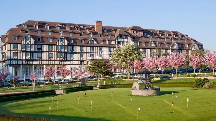 Hôtel Barrière L'Hôtel du Golf Deauville