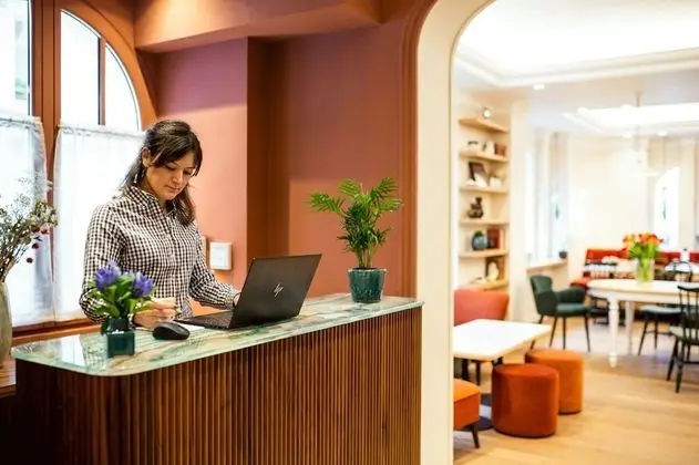 Hôtel Bonsoir Madame - Lobi