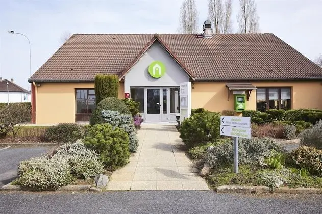 Hôtel Campanile Nevers Nord - Varenne Vauzelles - Dış Mekan