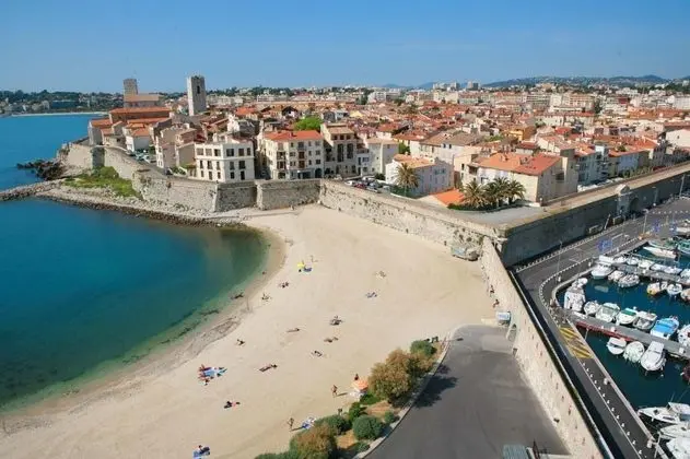 Hôtel de L'Etoile - Plaj