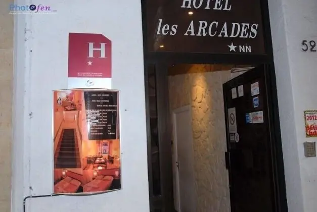 Hôtel des Arcades - Dış Mekan