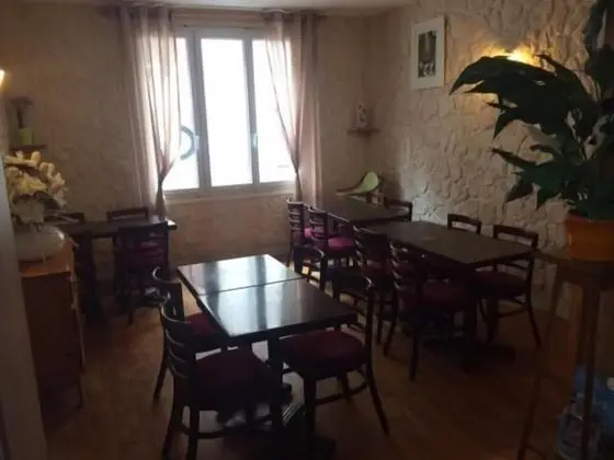 Hôtel des Arcades - Yerinde Yemek