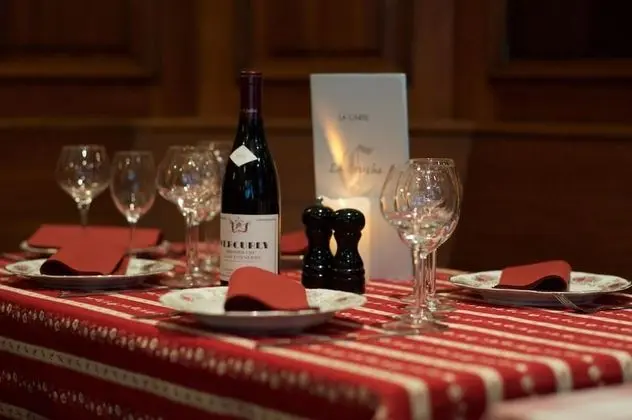 Hôtel des Tonneliers - Yerinde Yemek
