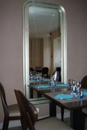 Hôtel des Voyageurs - Yerinde Yemek