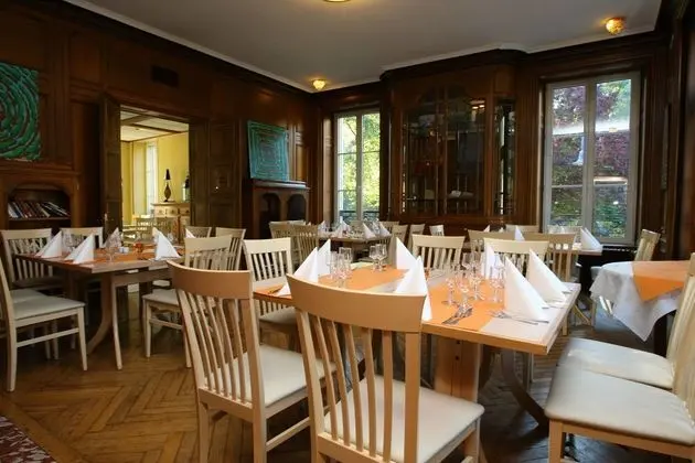 Hôtel Domaine de Volkrange - Yerinde Yemek