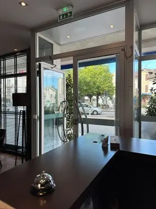 Hôtel Du Centre Annemasse - Dış Mekan