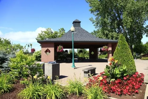 Hôtel Énergie Shawinigan - Dış Mekan