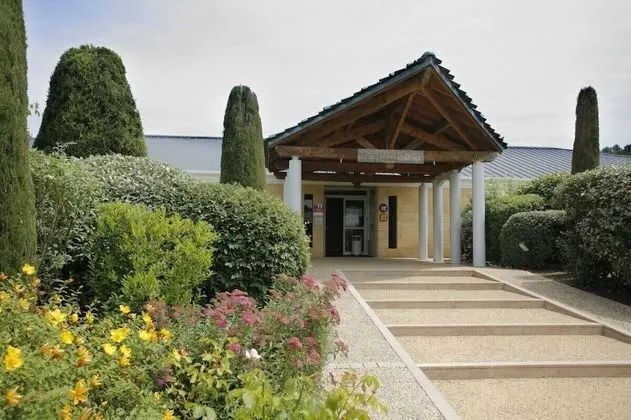 Hôtel Grand Confort Le Moulin Rouge - Dış Mekan