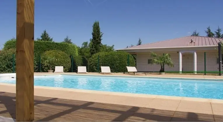 Hôtel Grand Confort Le Moulin Rouge - Havuz