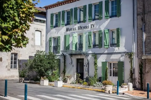 HÔTEL HENRI IV