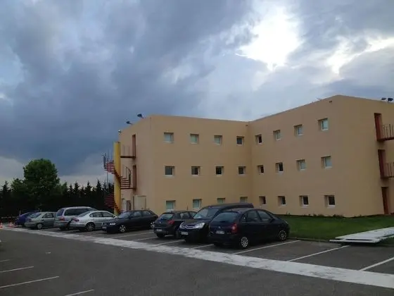 Hôtel Holiday Lyon Est - 1