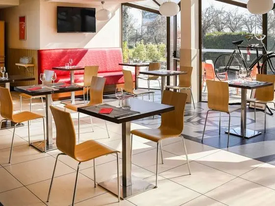 Hôtel ibis Saintes - Dış Mekan