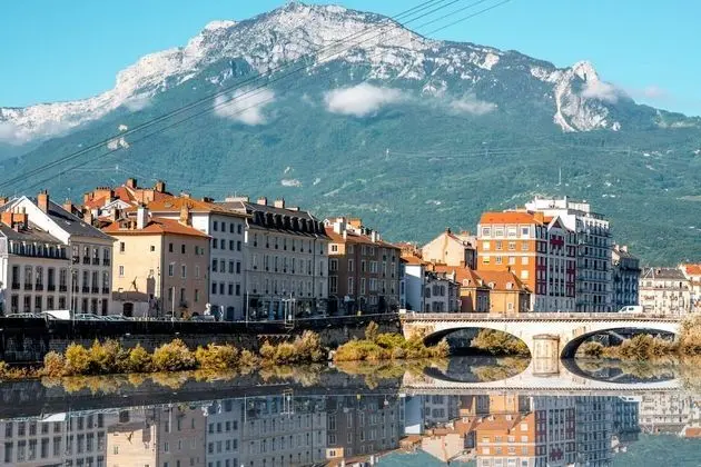 Hôtel inn design Eybens - Grenoble Sud (ex: Kyriad) - Dış Mekan
