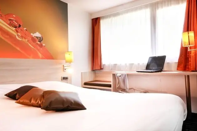 Hôtel Inn Design Sablé-sur-Sarthe - 1