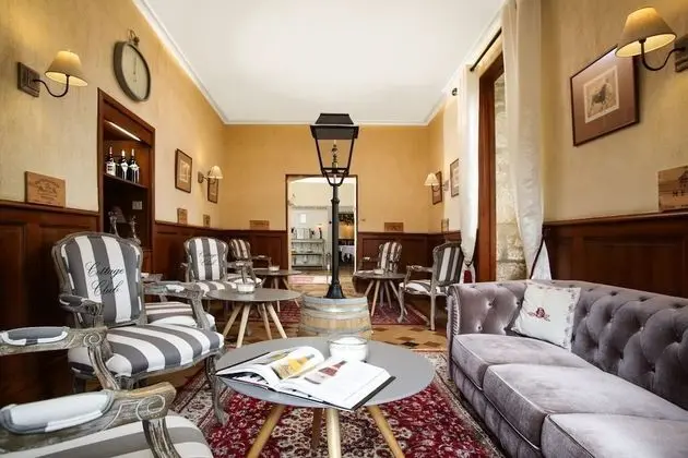 Hôtel La Roseraie - Lobi