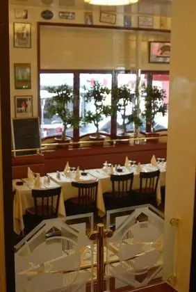 Hôtel Le Central - Yerinde Yemek