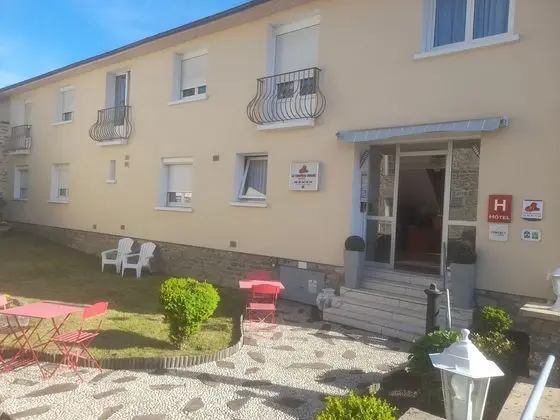 Hôtel Le Chapeau Rouge - Dış Mekan