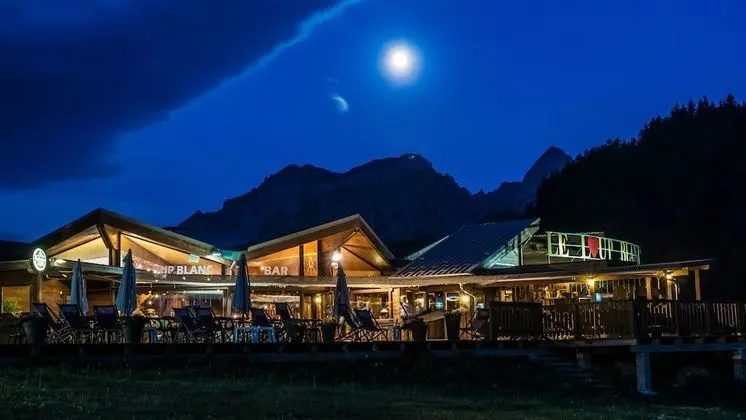 Hôtel Le Loup Blanc