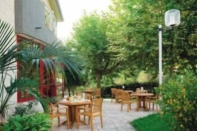 Hôtel Le Médicis - Dış Mekan