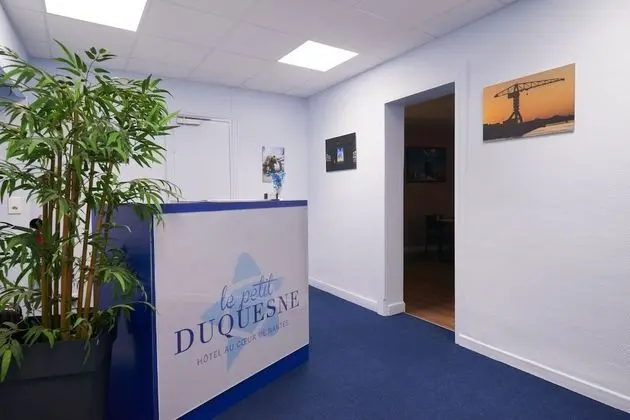 Hôtel Le Petit Duquesne - Lobi