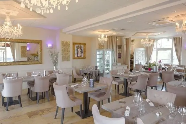 Hôtel Le Vouglans - Yerinde Yemek