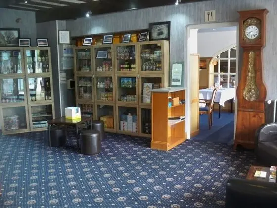 Hôtel Les 13 Assiettes - Lobi