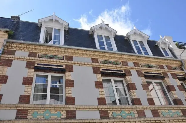 Hôtel Les 2 Villas - Dış Mekan