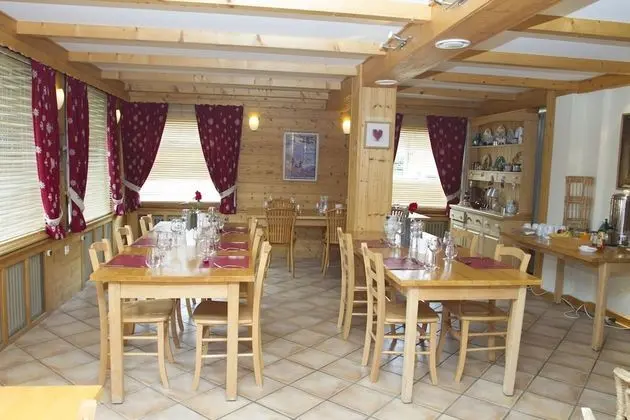 Hôtel Les Dents Blanches - Yerinde Yemek