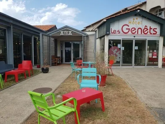 Hôtel les Genêts - Dış Mekan