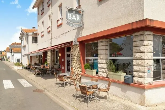 Hôtel Les Pins - Dış Mekan