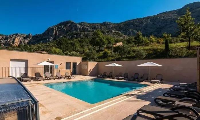 Hôtel les Restanques de Moustiers - Havuz