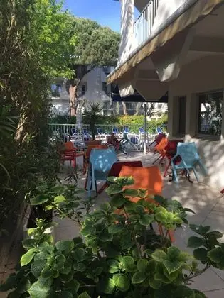 Hôtel Les Rives Bleues - Yerinde Yemek