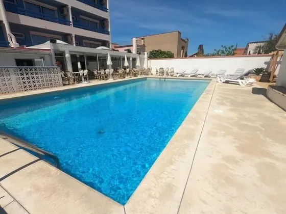 Hôtel les Sables - Havuz