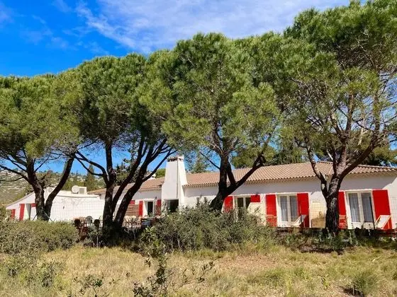 Hôtel Les Volets Rouges - Cassis - Dış Mekan