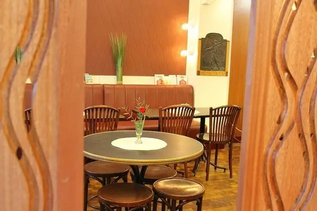 Hôtel Marignan - Öne Çıkan Resim