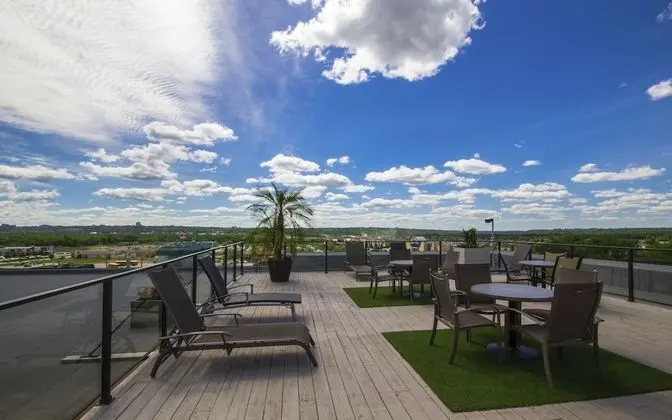 Hôtel Must - Airport Road Jean Lesage