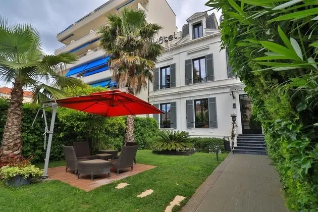 Hôtel Pruly - Dış Mekan